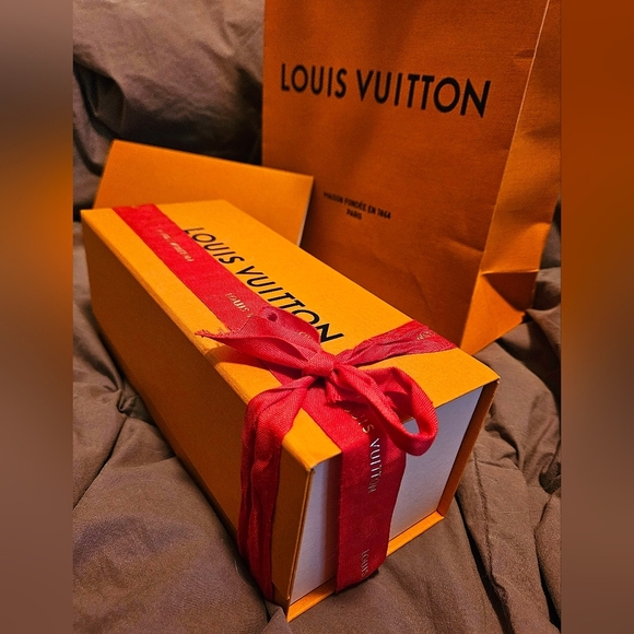 Authentic Louis Vuitton Gift Box Magnetic Ribbon Shopping Bag Storage Travel Set - Picture 5 of 16